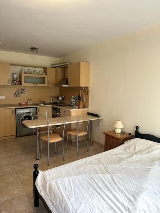 Spacious Fully Furnished Studio In Kavarna Apart Hotel Εξωτερικό φωτογραφία
