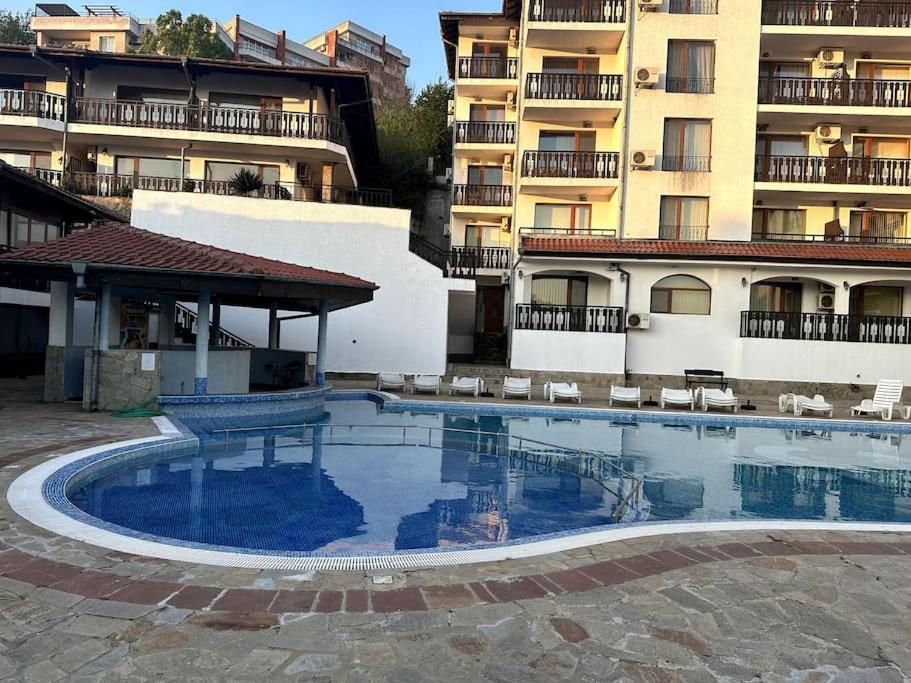 Spacious Fully Furnished Studio In Kavarna Apart Hotel Εξωτερικό φωτογραφία